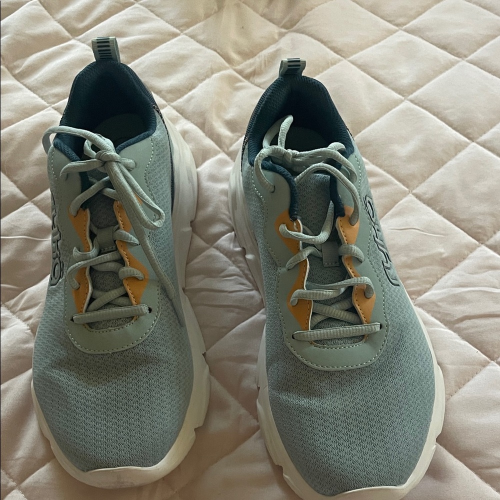 Ryka Light Skylift TR Trail walking and running shoes.  Size 11